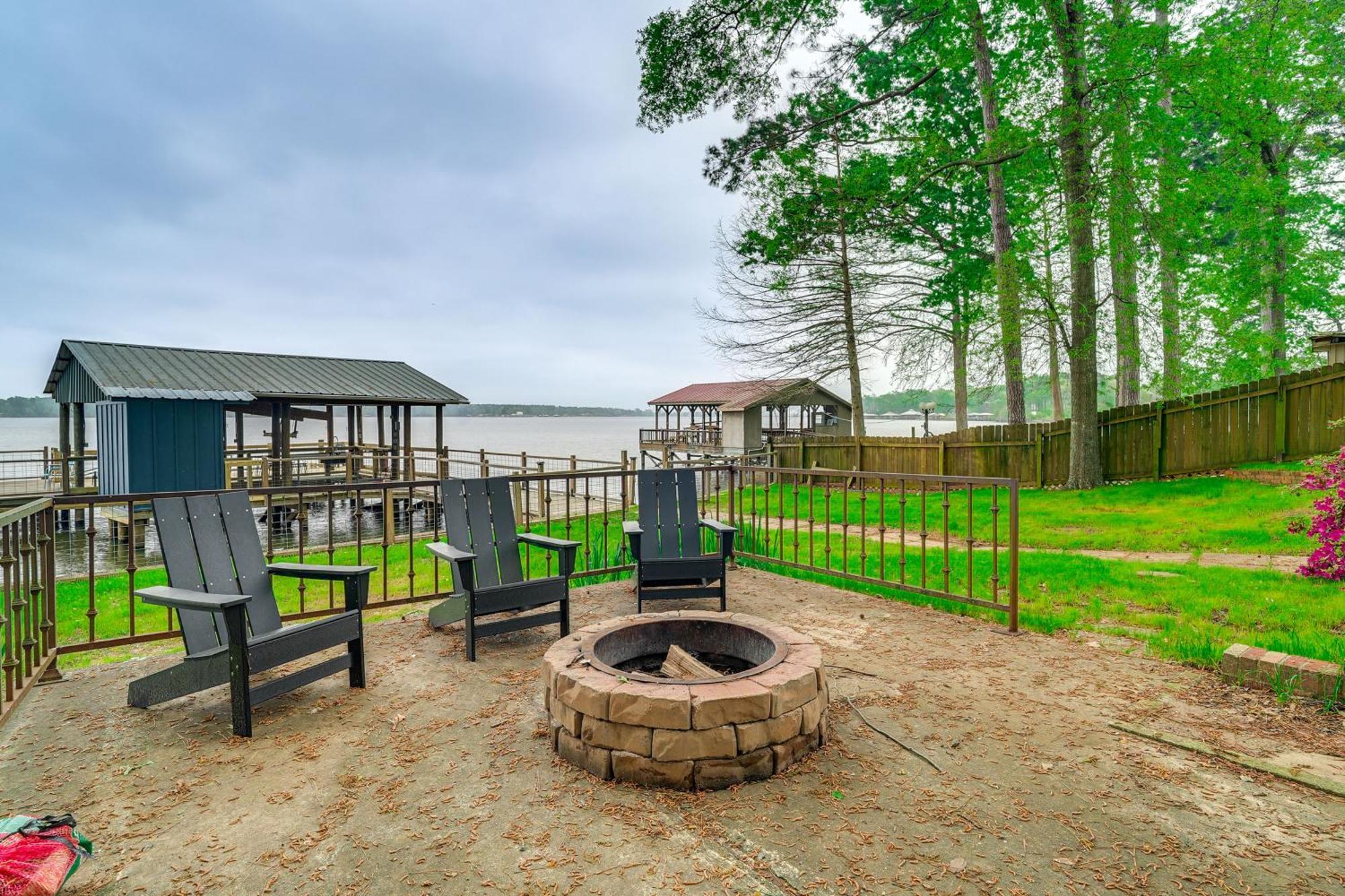 הוילה Alliance Waterfront House On Toledo Bend With Private Dock! מראה חיצוני תמונה